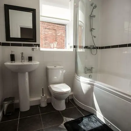 The Hidden Lady Apartment *